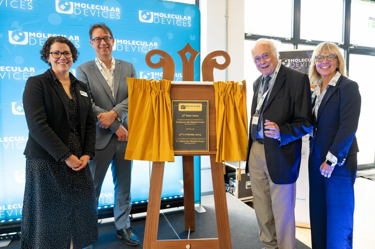 Nobel Laureate Professor Sir Martin Evans opens Molecular Devices’ Cardiff facility to manufacture patient-derived organoids for research and drug discovery