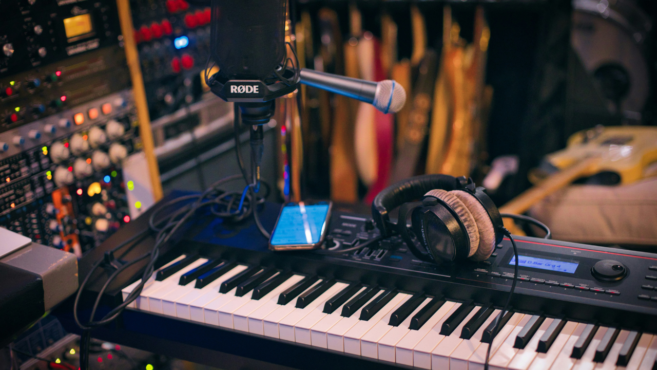 The Advancement of Music Production Technology is Straying Independent Artists Away from Record Labels