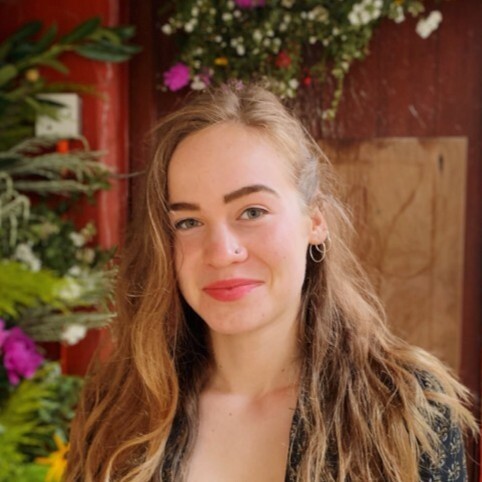 Hello! I'm Erin Burke :)