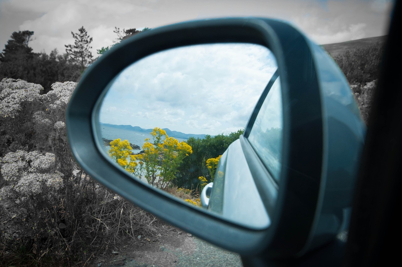 Why people predict backward or forward