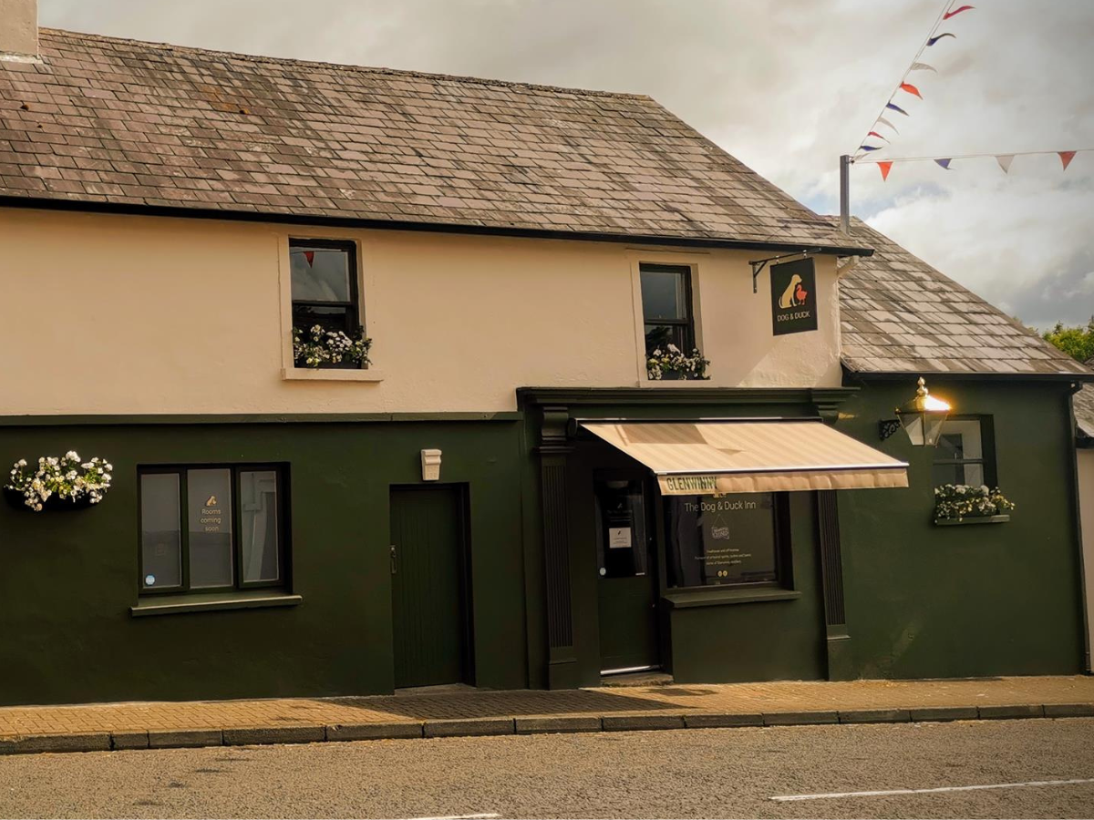 Ex-pharmacist wins best pub award after career change