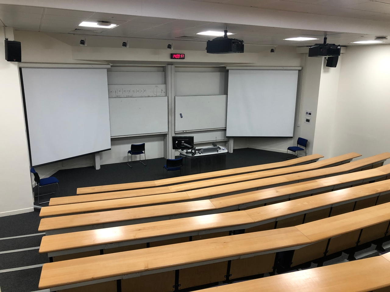 From lecture theatre to breakout space: understanding transitions and tensions in complex learning contexts