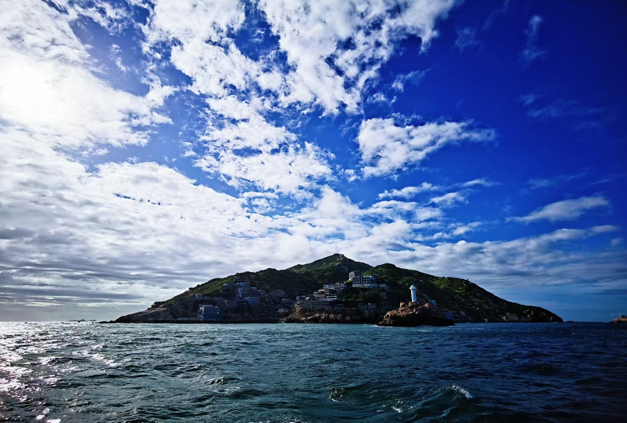 Microbial adaption to low oxygen in coastal waters around China