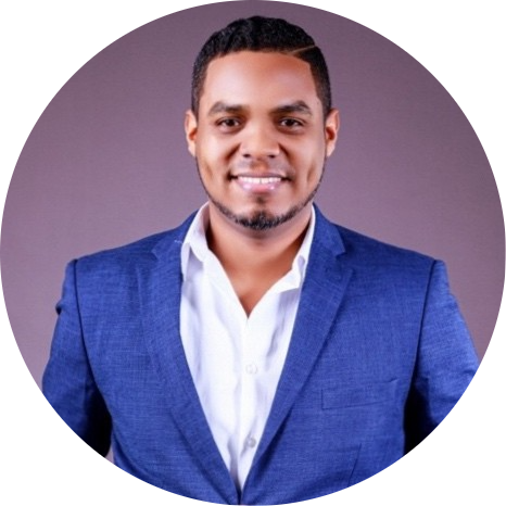 Go to the profile of Lenin Garó