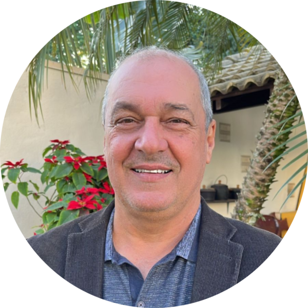 Go to the profile of Luiz A T Machado