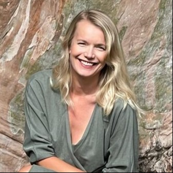 Go to the profile of Maria Helena Saari