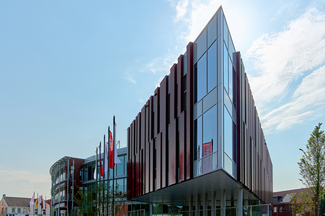 From Complexity to Control: The Power of an Integrated Workplace Solution.