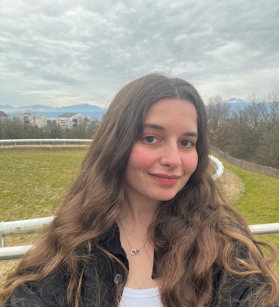 Go to the profile of Bianca Pitu