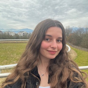 Go to the profile of Bianca Pitu