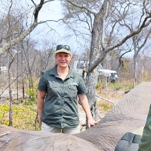 Go to the profile of Robyn