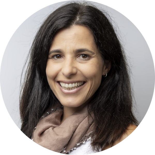 Go to the profile of Cecília Roque