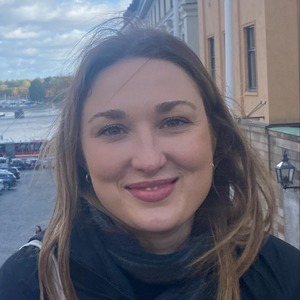 Go to the profile of Alice Green