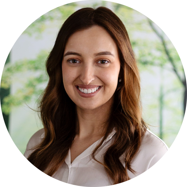 Go to the profile of Elle Courtonel