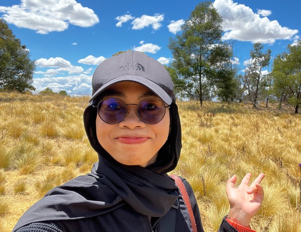 Go to the profile of Ada Chornelia