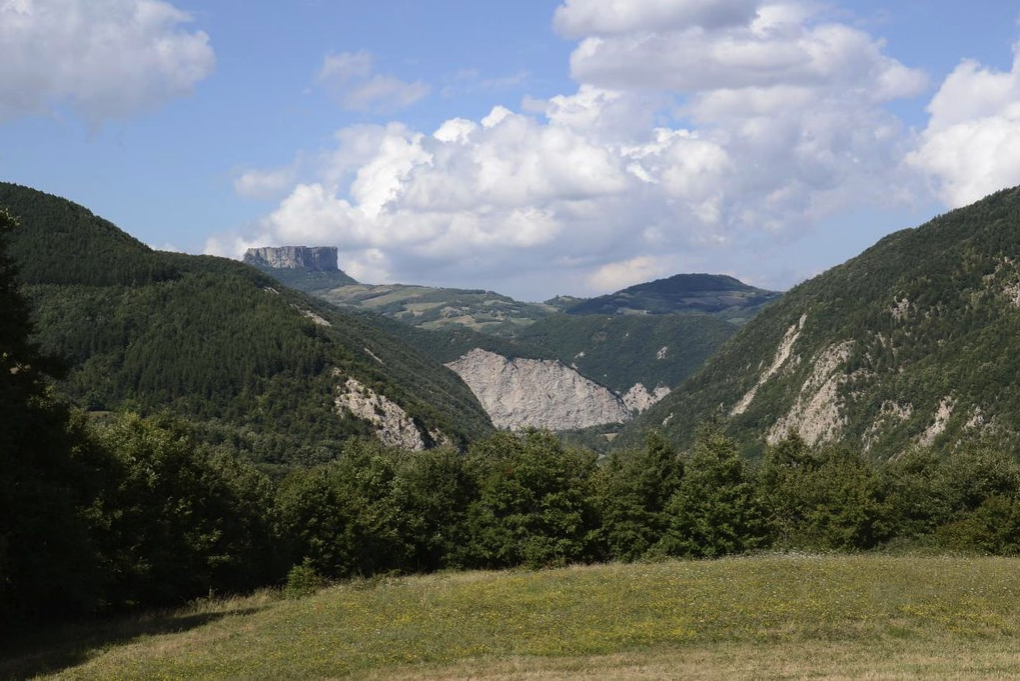 Pietra di Bismantova, Italian Apennines