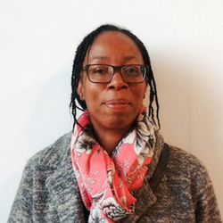 Julie_Samuels_Headshot