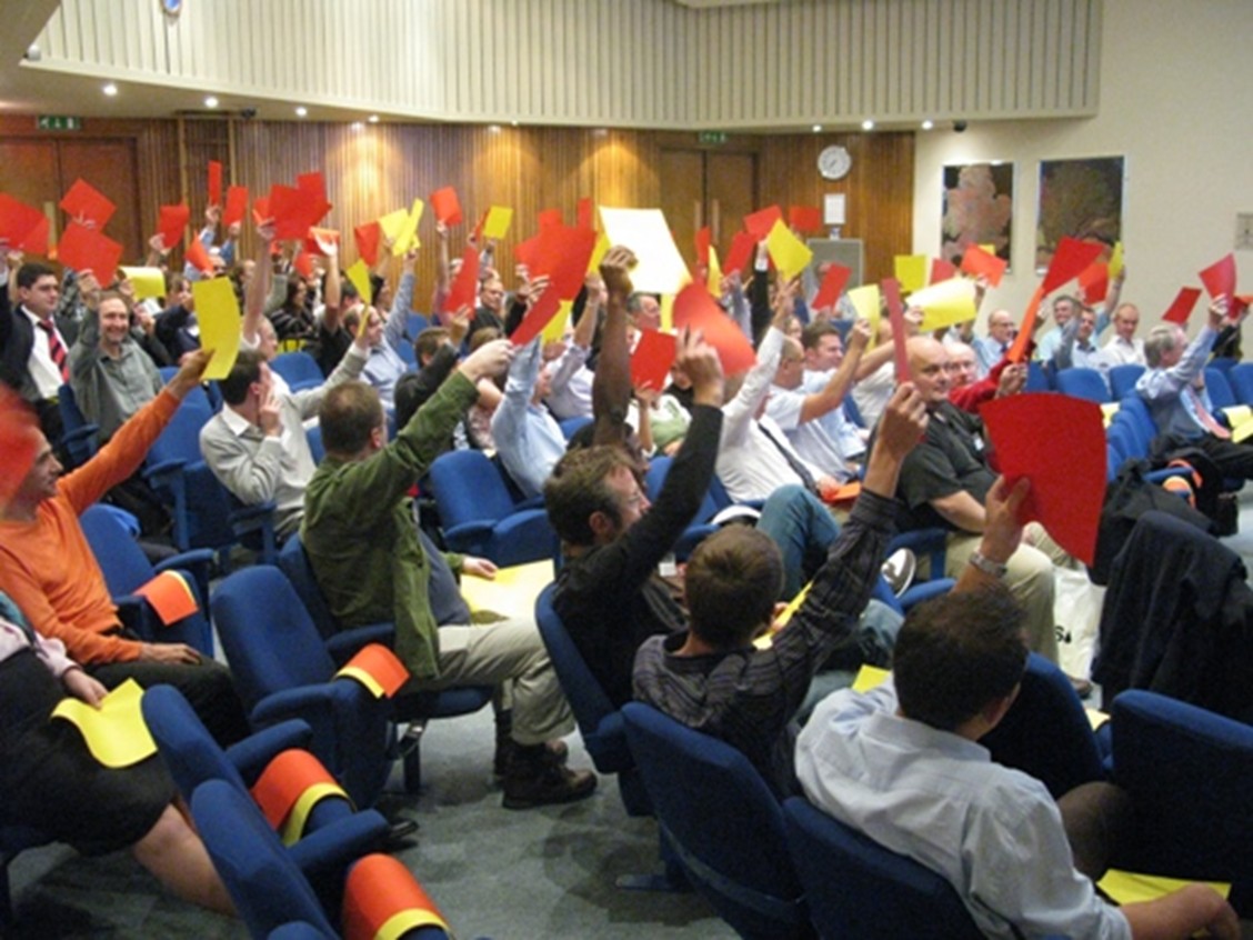 The nays have it: the audience at the Geological Society debate overwhelmingly votes for a non-impact origin.