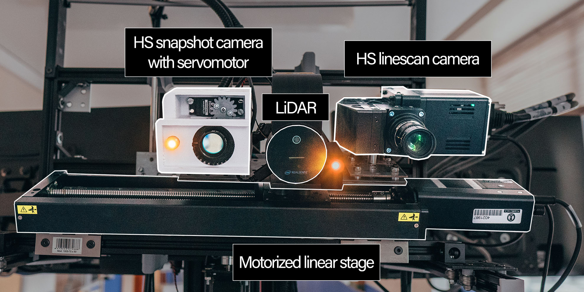Imaging systems and motorized linear stage used for the SLIMBRAIN prototype version 3