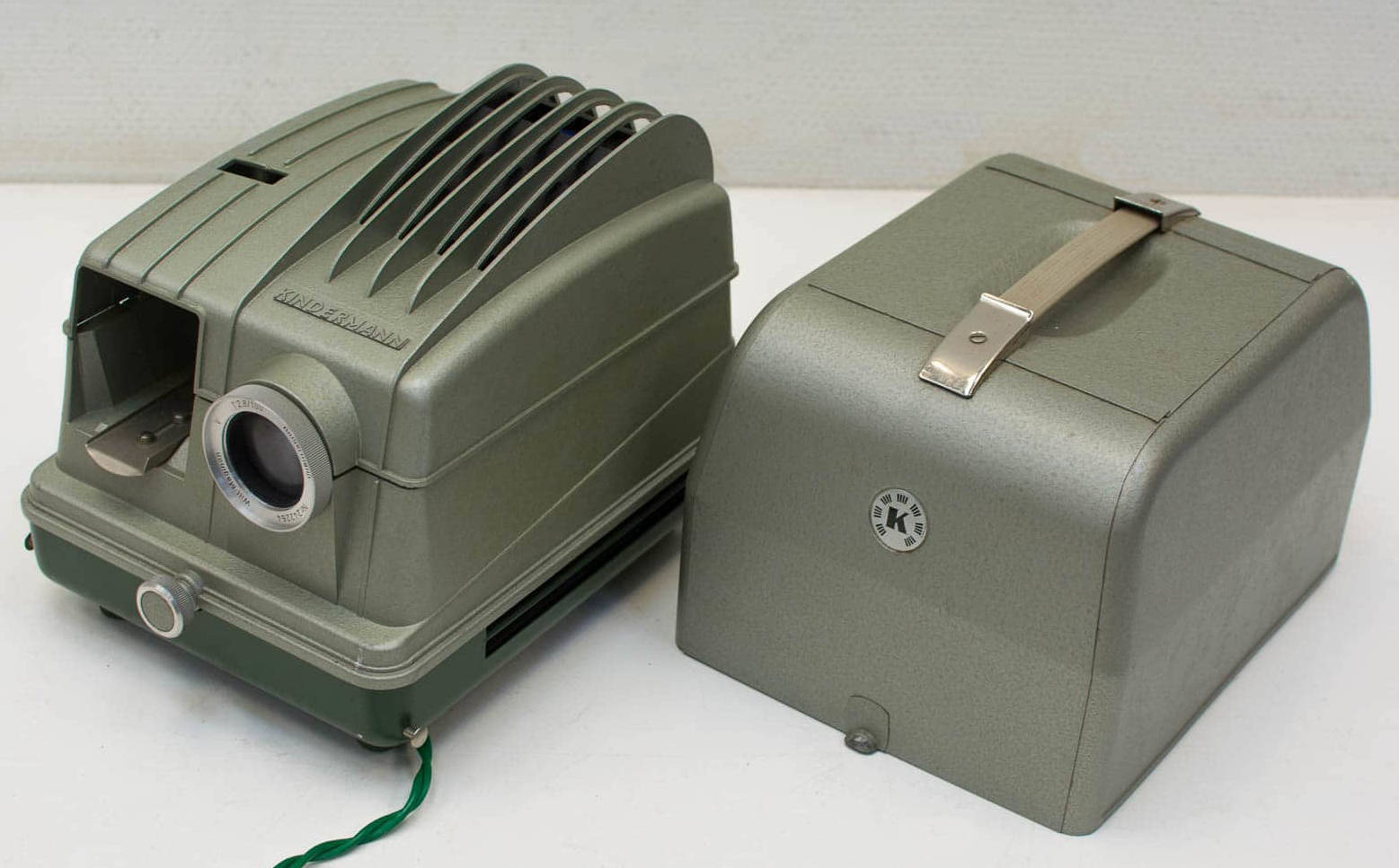 Proyector portátil año 1960.