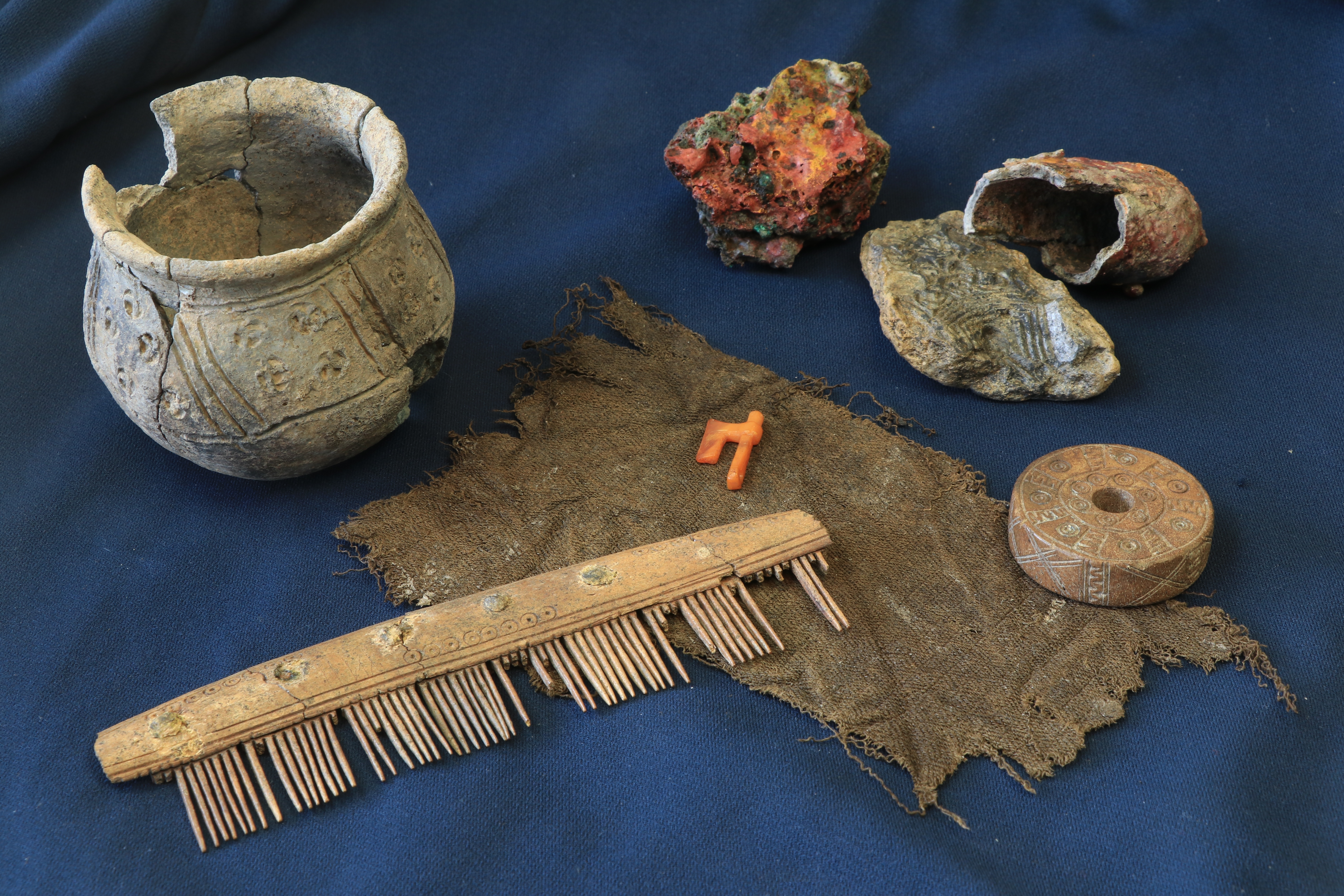 A photograph of different artefacts from the Northern Emporium excavation in Ribe.