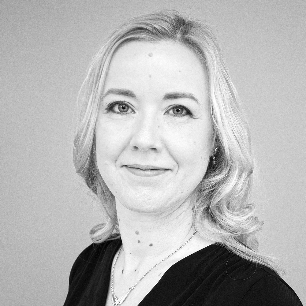 Portrait photo of Kirsi Rautajoki