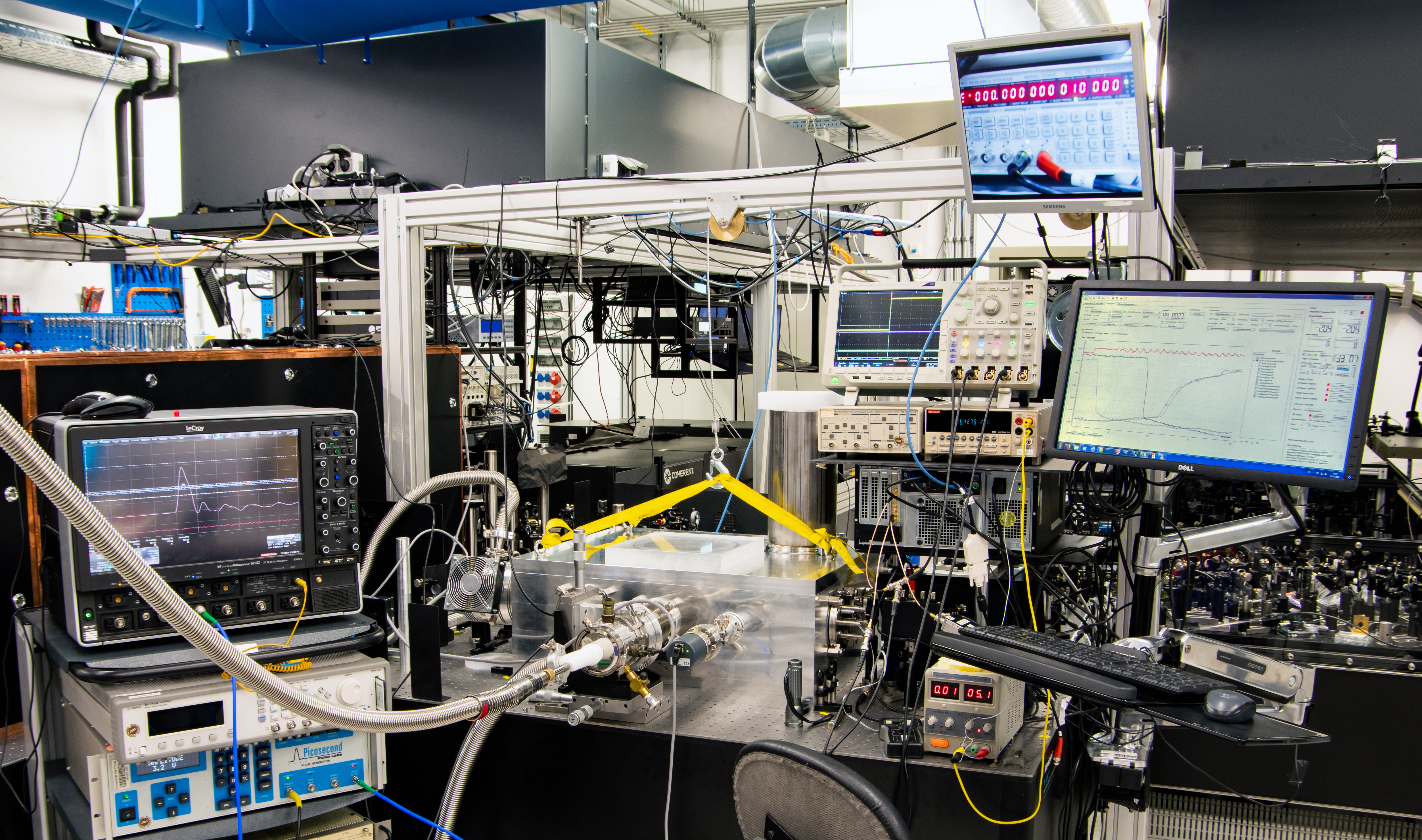 Laser laboratory for preparation of long-lived light-induced states in K3C60