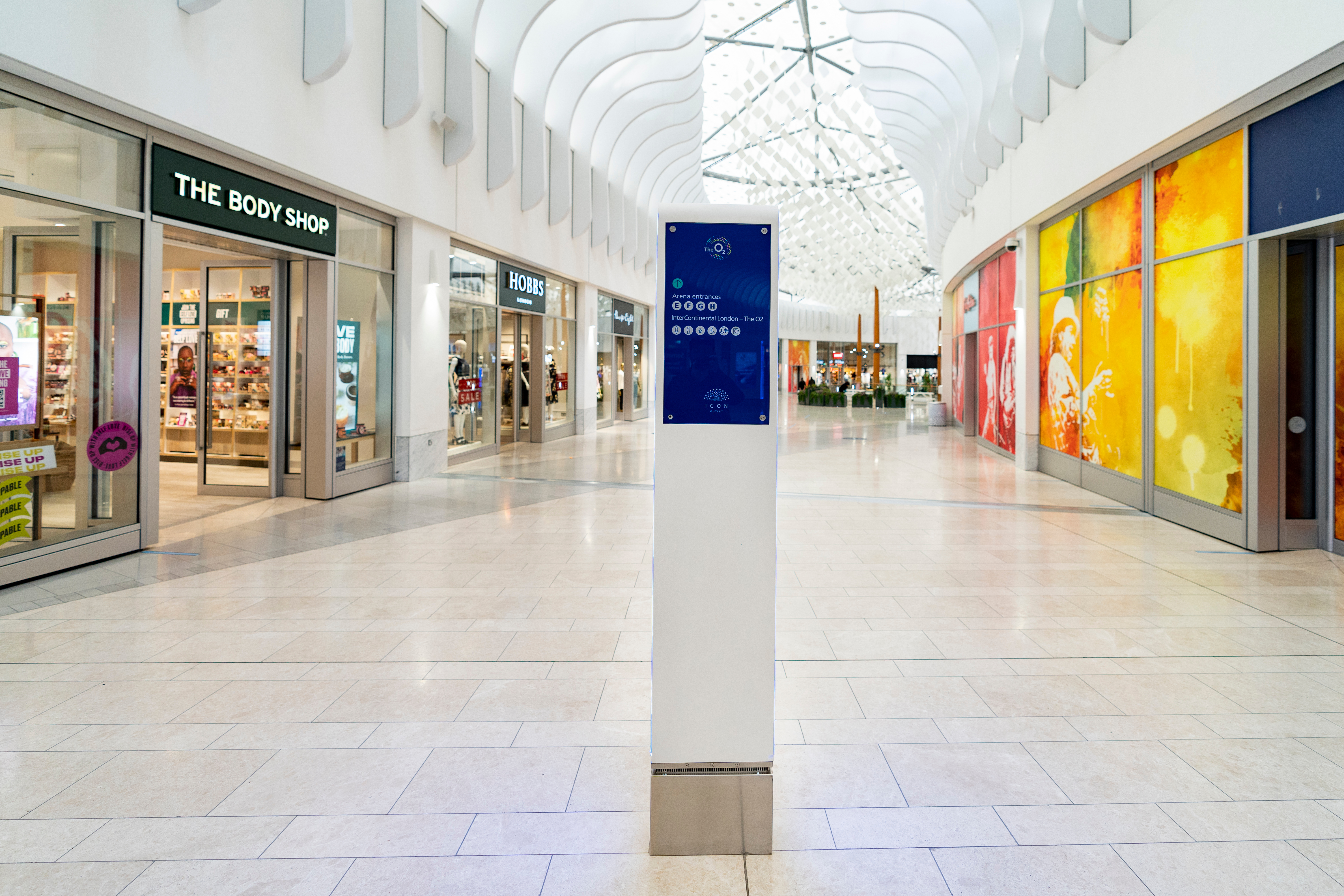 Wayfinding sign in a mall