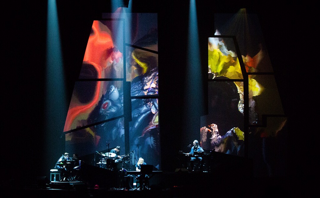 Project of Backdrop with projection Mapping