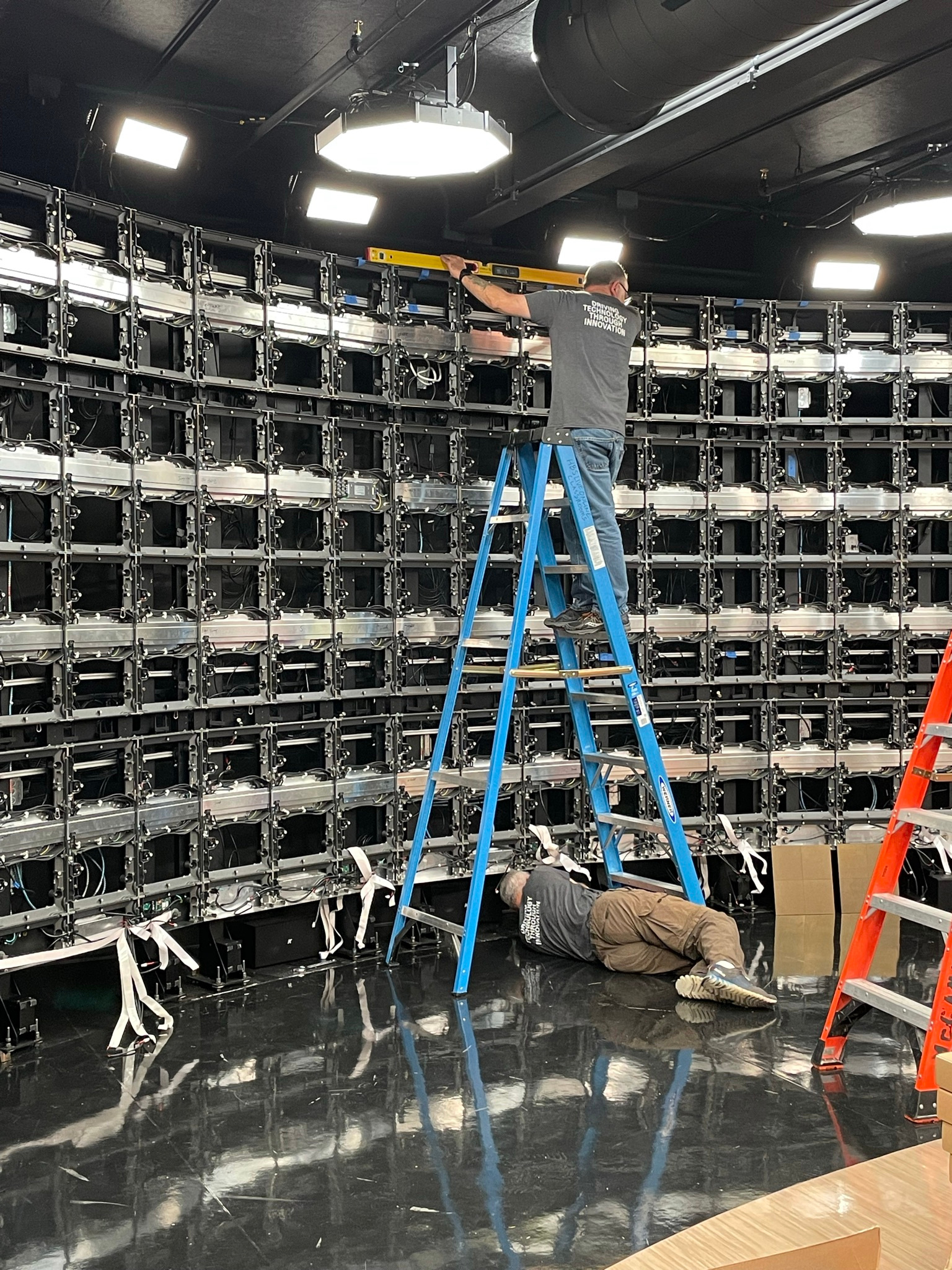 Curved display installation