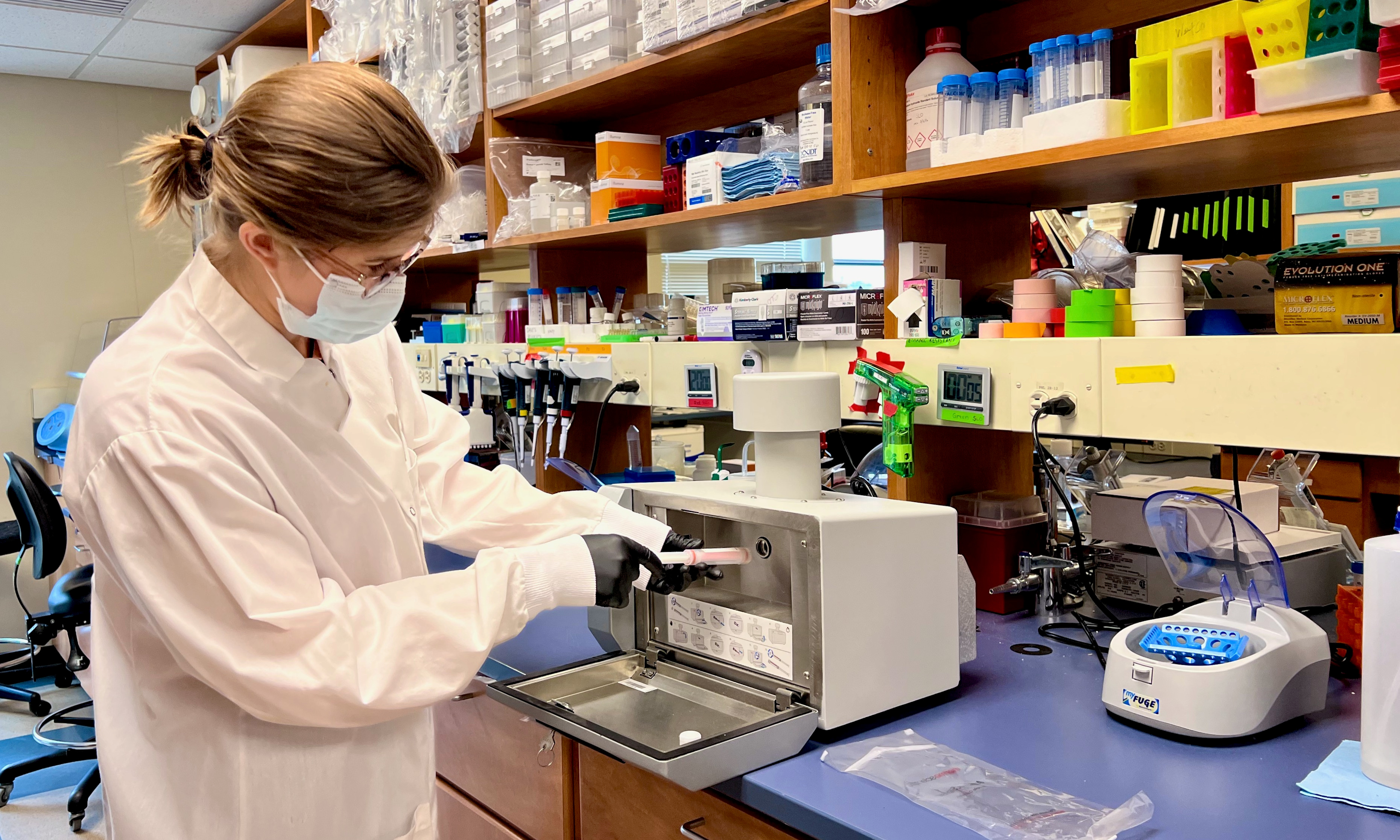 Loading the air sampler