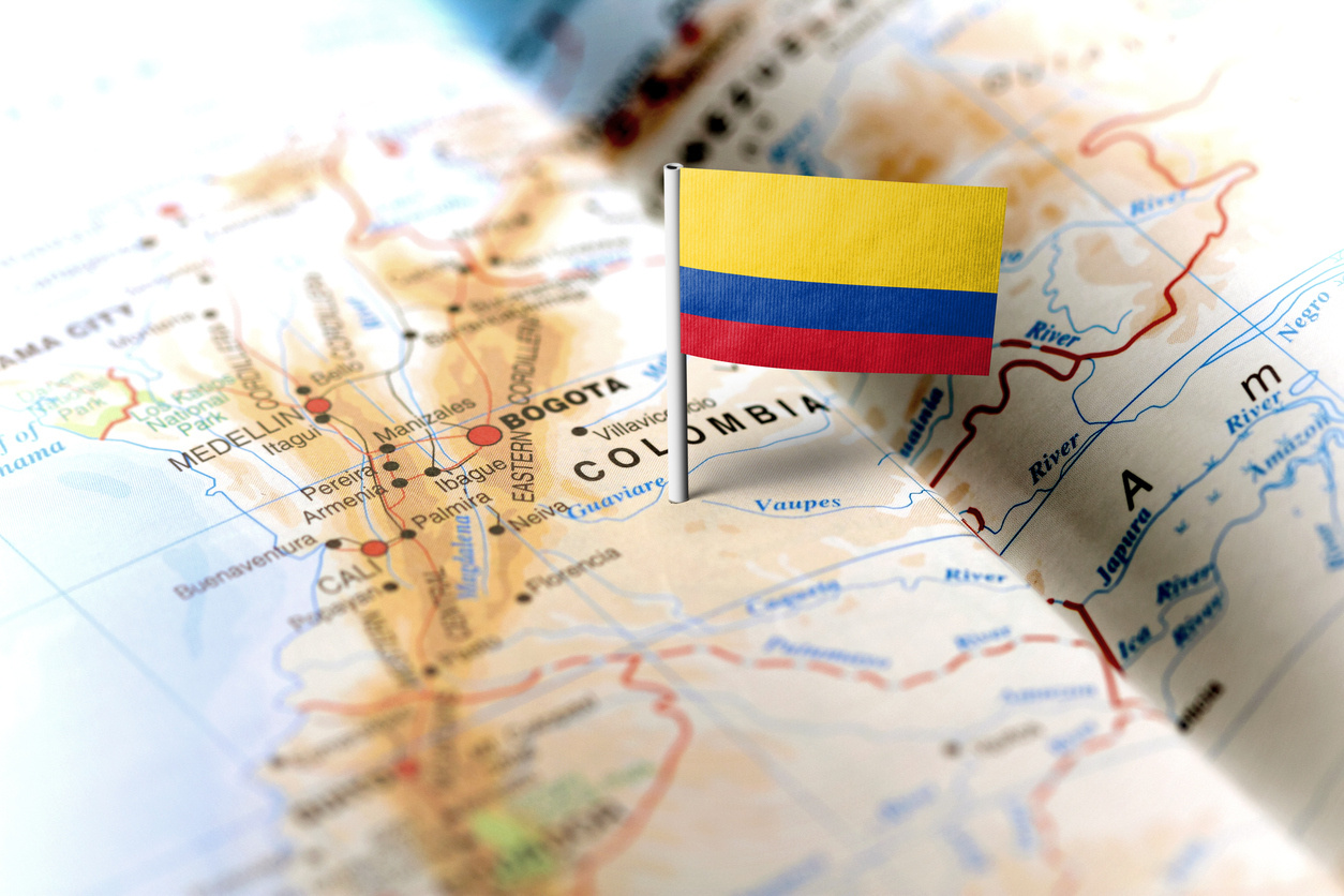 Colombia: Eligibility for Dependent Status to be Restricted to Those Age 25 and Over 