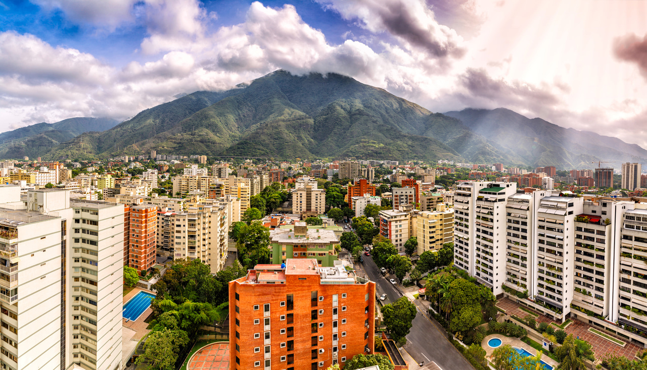 Venezuela: Limited Notarization and Legalization Services Resumed Amid Increasing Political Unrest 
