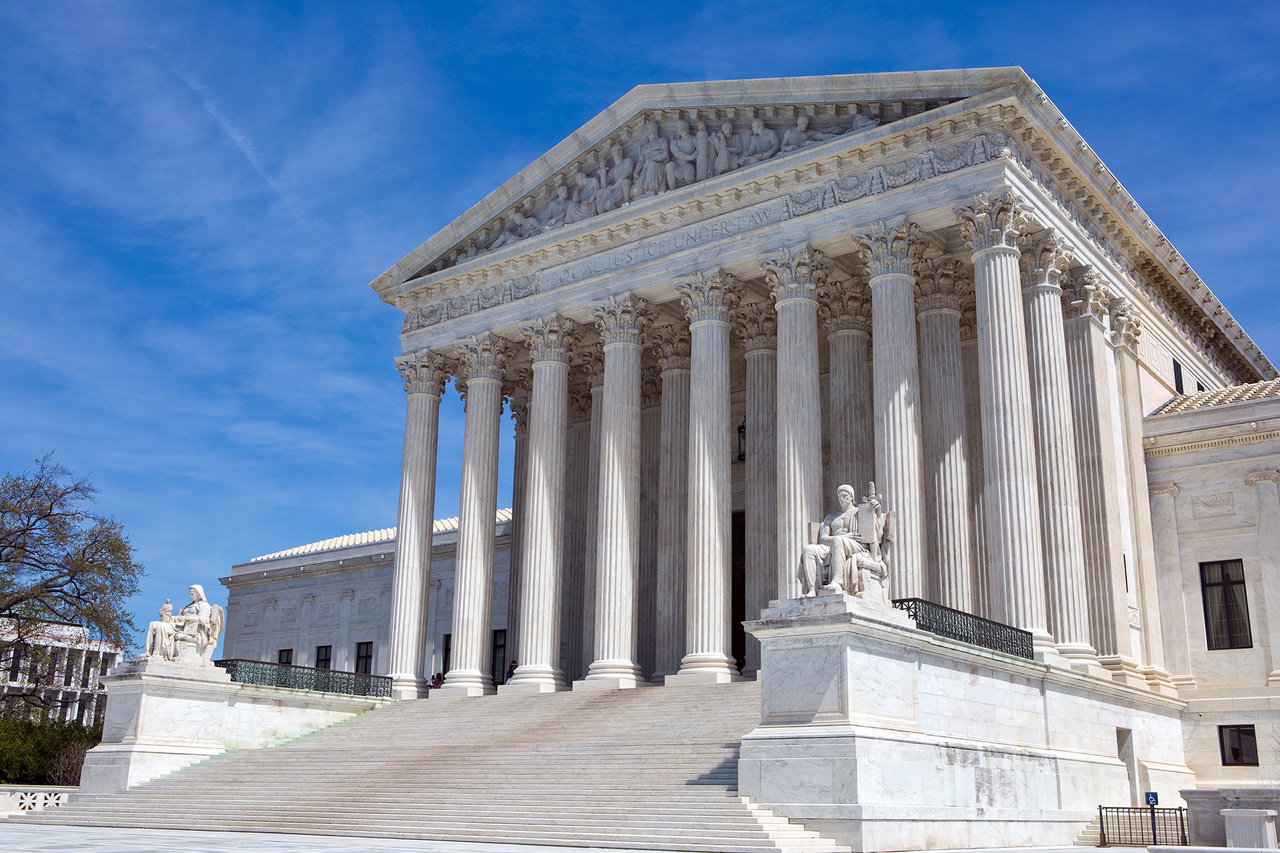 UNITED STATES – Supreme Court allows travel ban to take effect