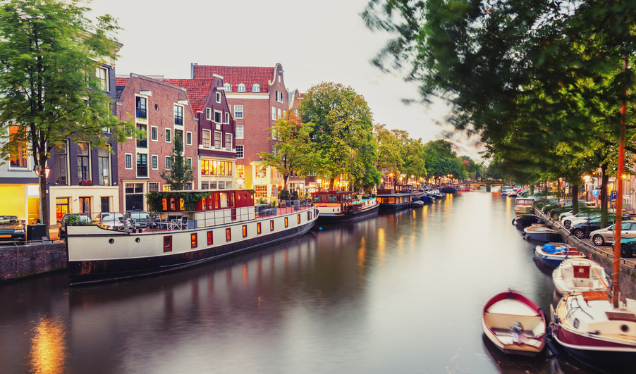 The Netherlands/Japan: Dutch government: Japanese must apply for work permits