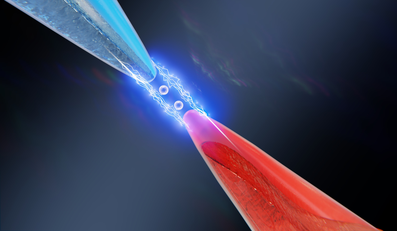 Electronic noise due to temperature differences in atomic-scale junctions: beyond standard thermal and shot noises