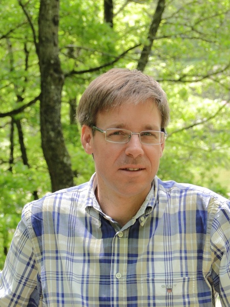 Go to the profile of Olivier White