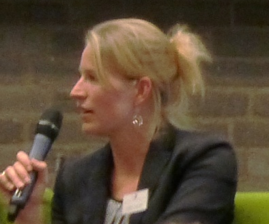 Go to the profile of Eveline de Zeeuw