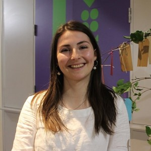 Go to the profile of Anna May