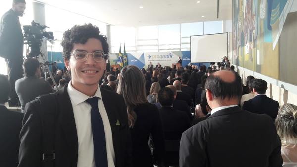 Go to the profile of Leonardo Pinna Cosenza