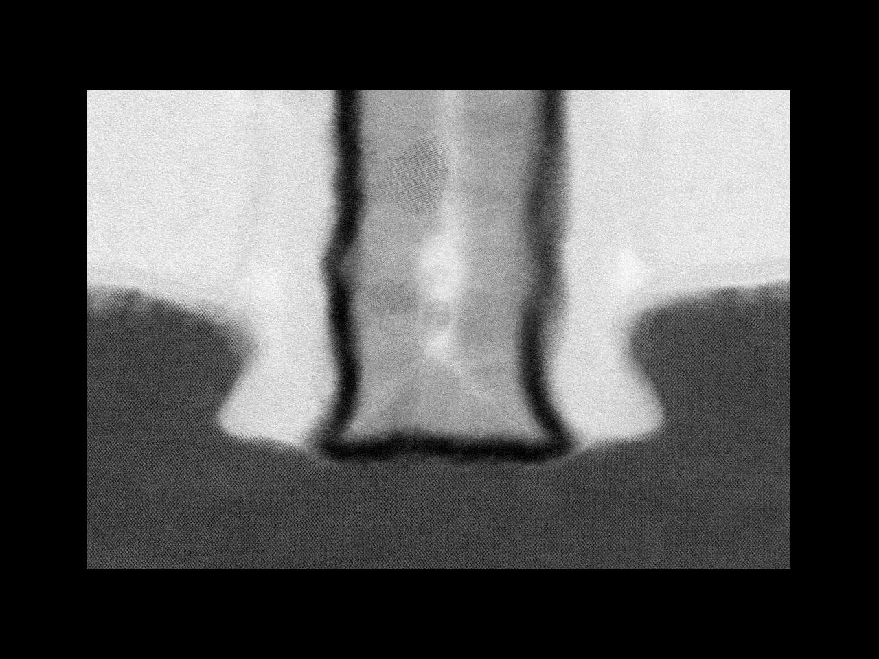 Implementation of ultra-scaled capacitor-less DRAM cells using III-V materials 