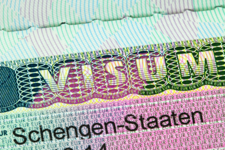 Who has the right to appeal against a decision to refuse a Schengen shorty stay visa? 