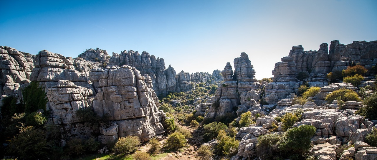 Global karst springs hydrograph dataset for research and management of the world’s fastest-flowing groundwater