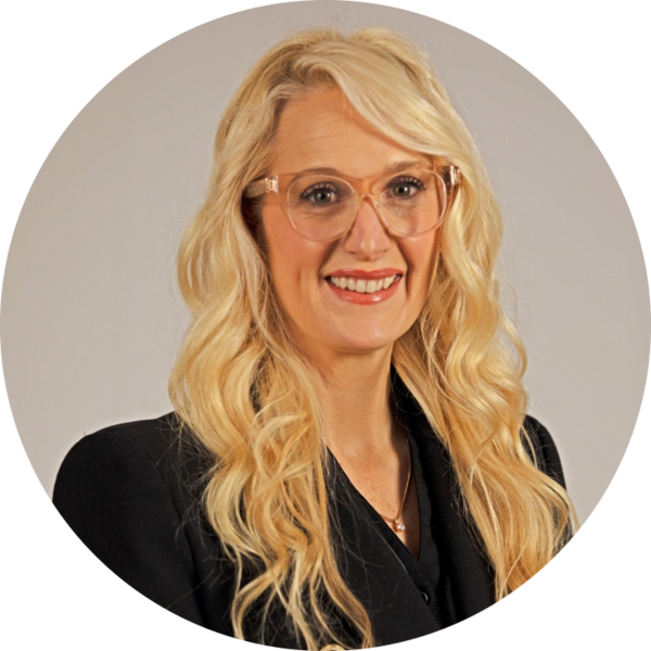 Go to the profile of Jeannine Bettencourt