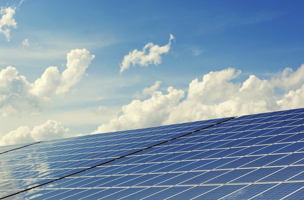 Can late-comer countries catch up in solar PV manufacturing?