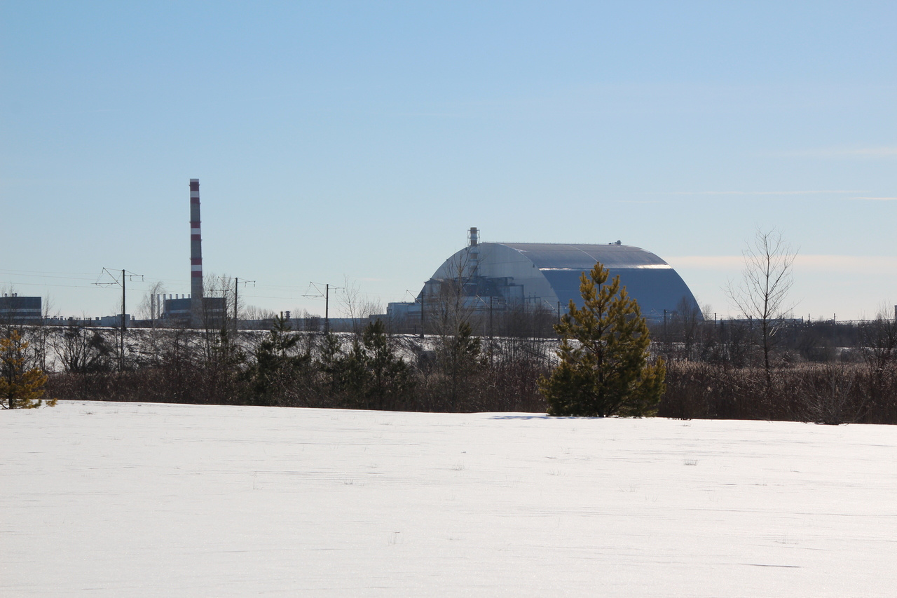 Simulating dissolved 90Sr concentrations within a small catchment in the Chernobyl Exclusion Zone using a parametric hydrochemical model