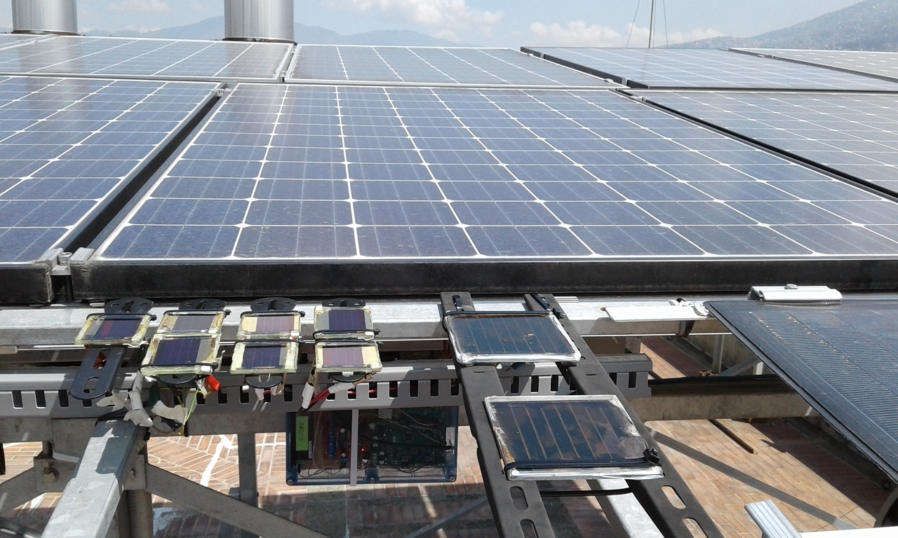 Tracking the outdoor performance for perovskite solar minimodules in accordance with the ideality factor 