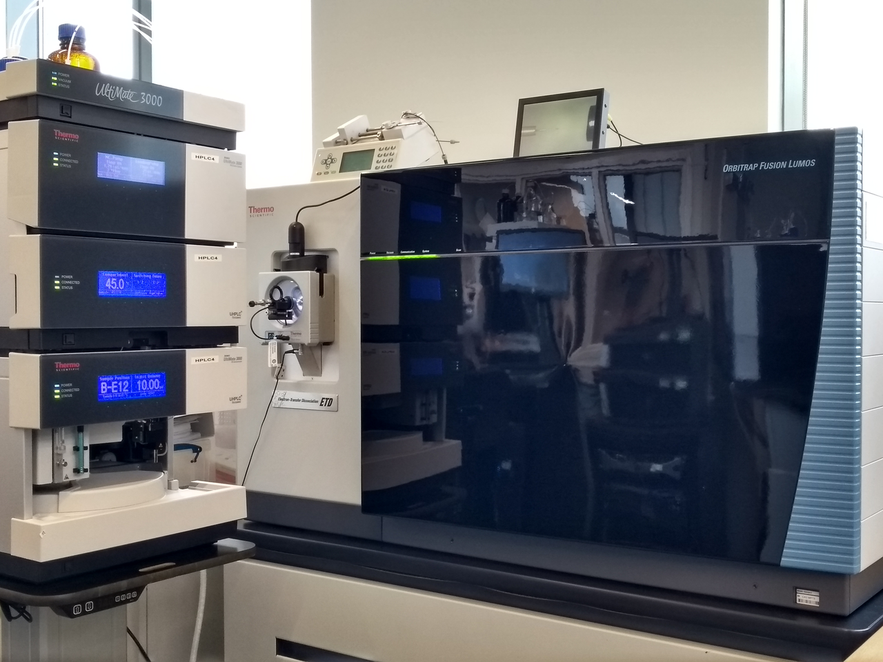 Harnessing omics technologies to improve COVID-19 outcome prediction 