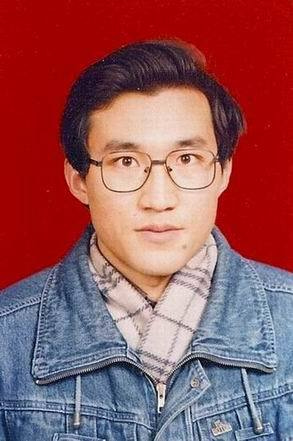 Go to the profile of Qingmin Wang