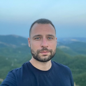 Go to the profile of Lado Basilidze