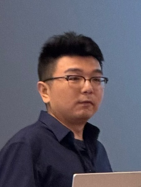 Go to the profile of Yaoye Hong